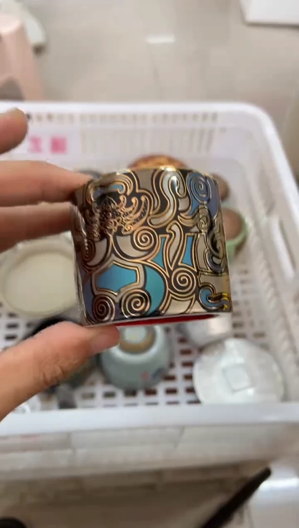 杯无运费险有瑕疵的摄影的产品有使用过的痕迹有点脏介意勿拍