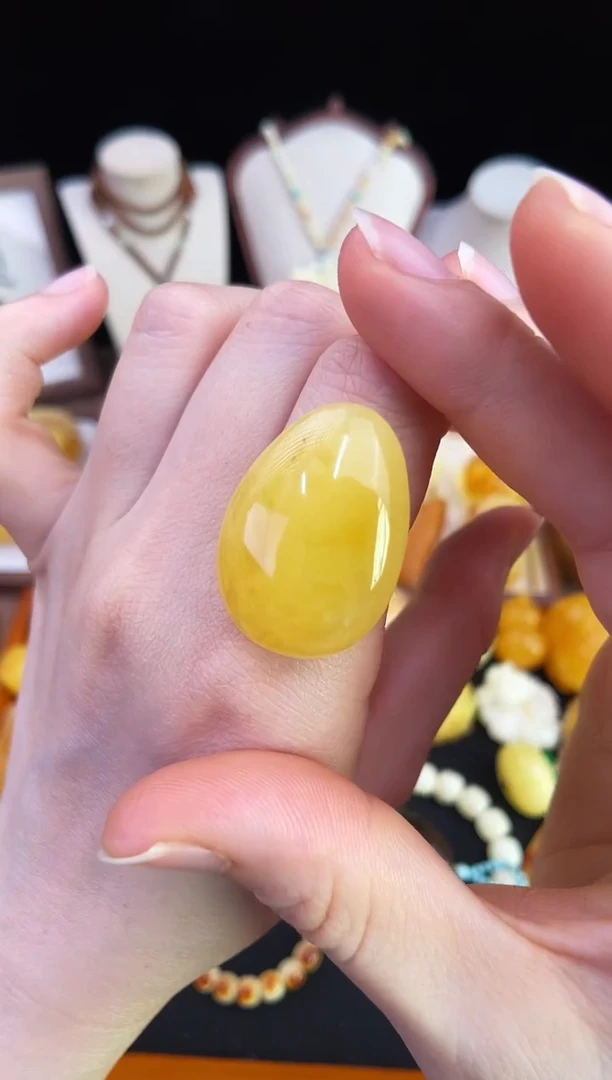 琥珀未镶嵌珠宝奇石柒月