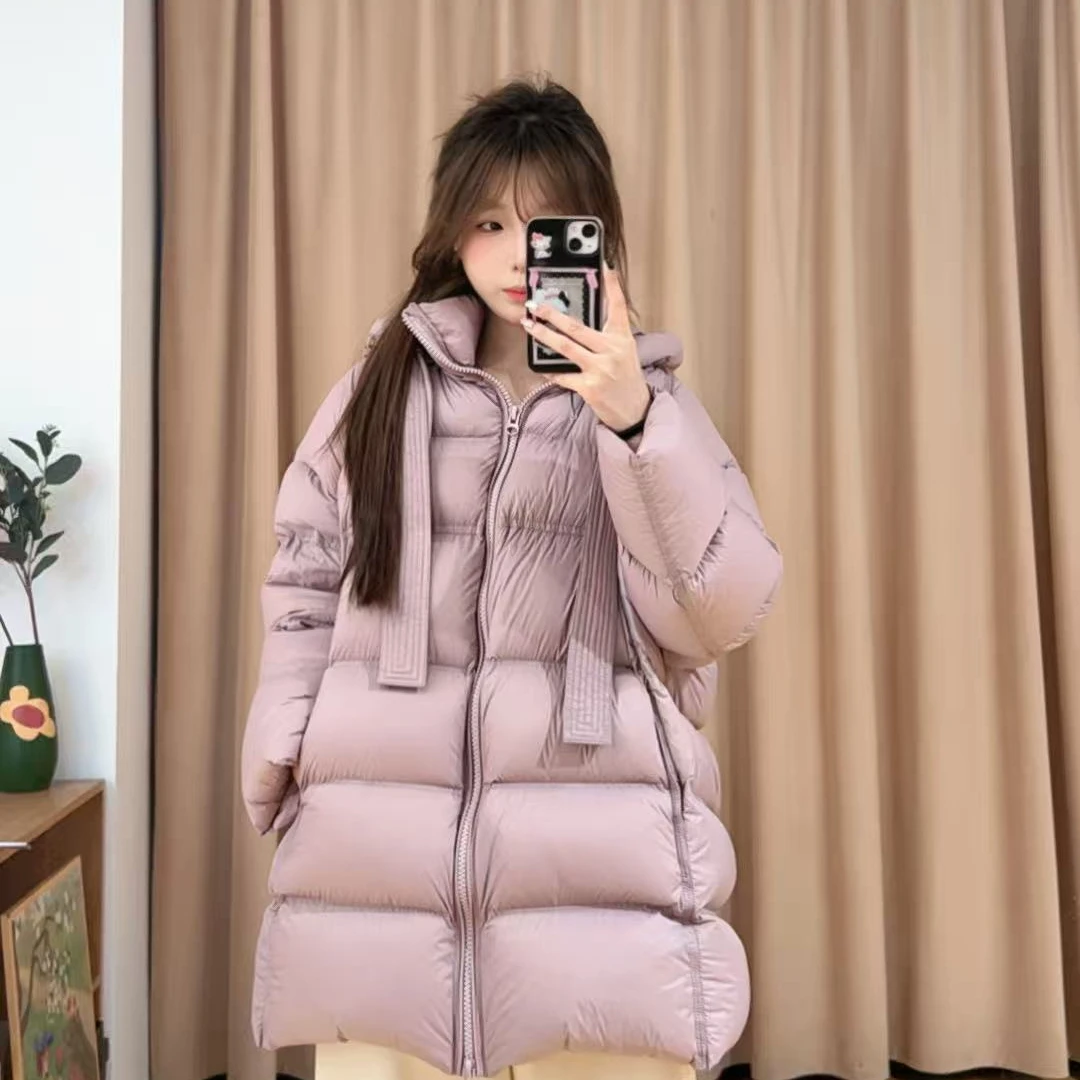 85677余小鱼【飘带羽绒服】三色连帽抽绳方块长款连帽羽绒服女装