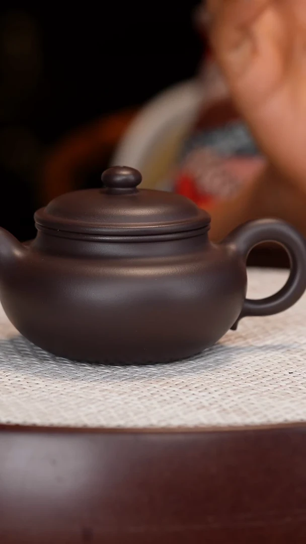 茶壶紫砂【张彩萍】黑墩头 仿古    230CC