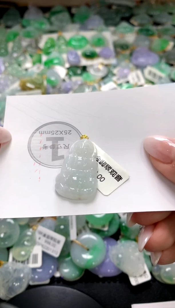颈饰18K金镶嵌翡翠1111111111111111