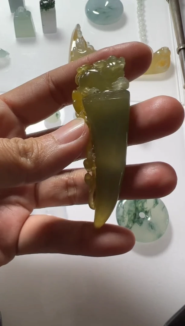 未镶嵌定制翡翠龙牙