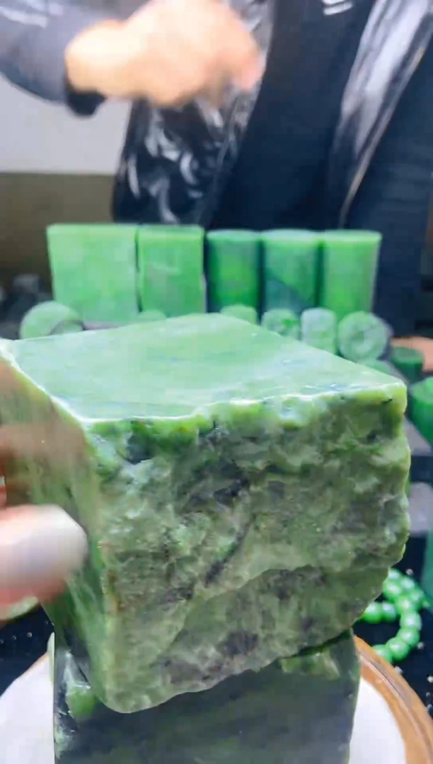 未镶嵌和田玉珠宝半成品1