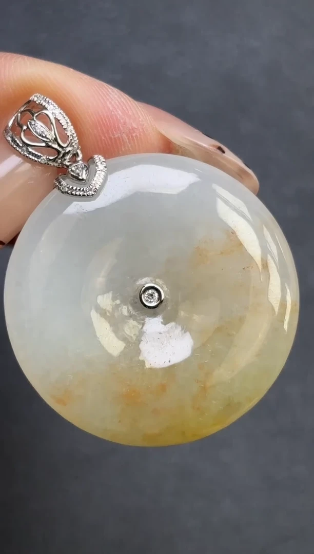 颈饰18K金镶嵌翡翠平安扣