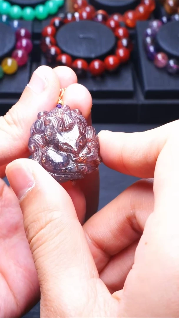 未镶嵌堇青石L001堇青石狐仙雕刻件多样性