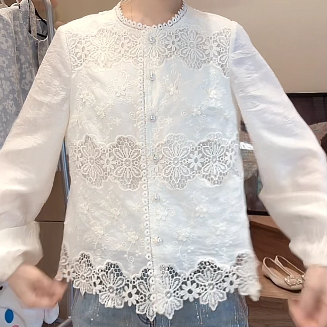 设计感花朵蕾丝圆领珍珠扣长袖T恤女2025春季新款洋气法式上衣