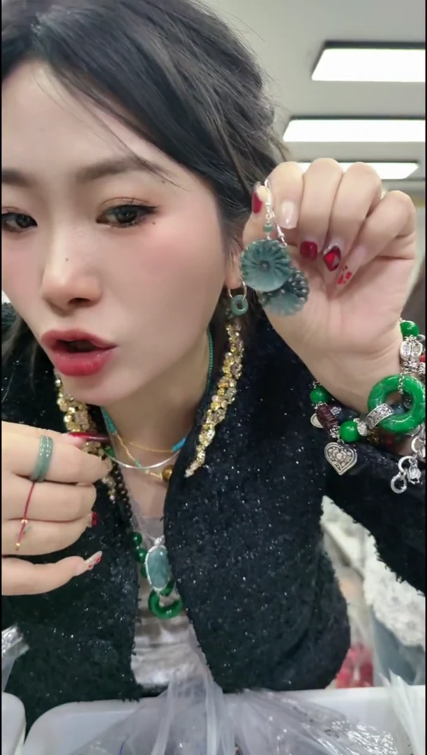 【闪购商品】翡翠耳饰银S925镶嵌1317飘花圆耳坠