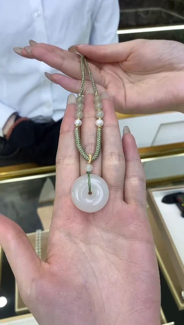 吊坠(赠链)未镶嵌和田玉白玉平安扣 多样性发其一