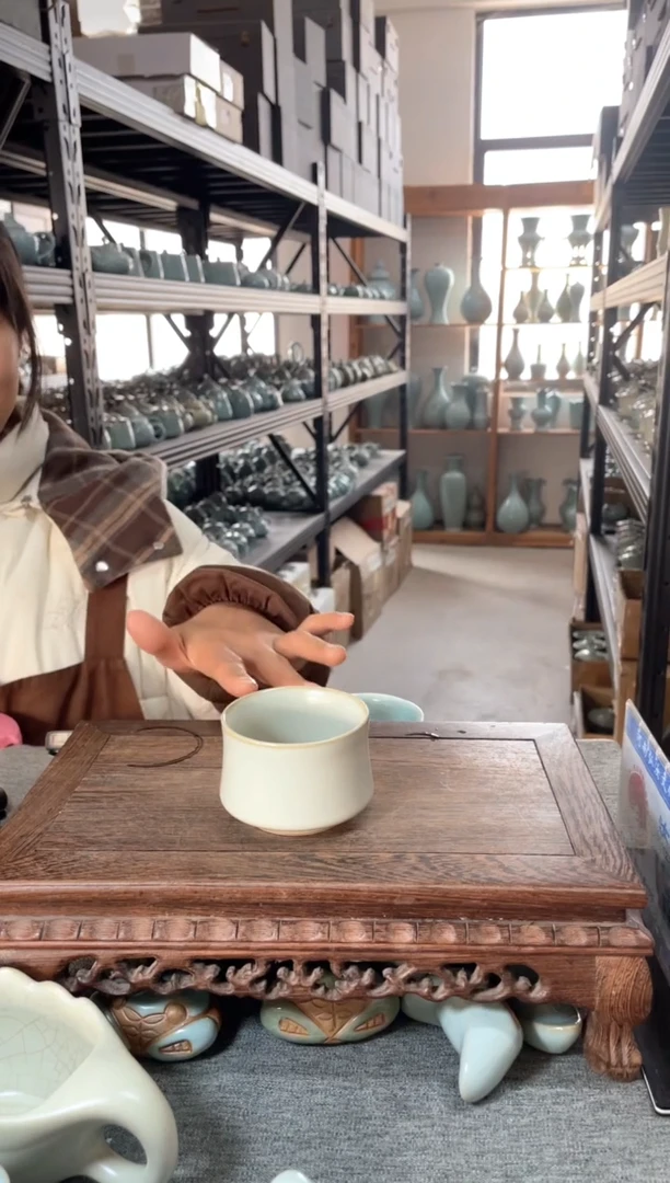 【闪购商品】瓷片月白釉马蹄杯微瑕无礼盒