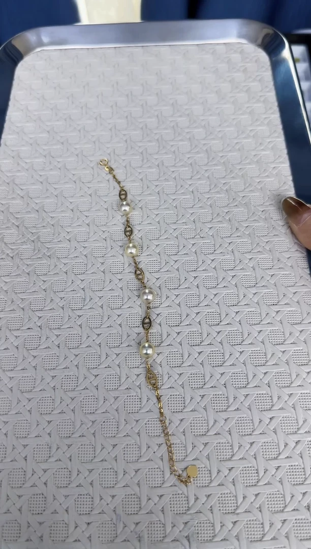 【闪购商品】海水珍珠手链18K金镶嵌羽皇金7-8mm猪鼻子