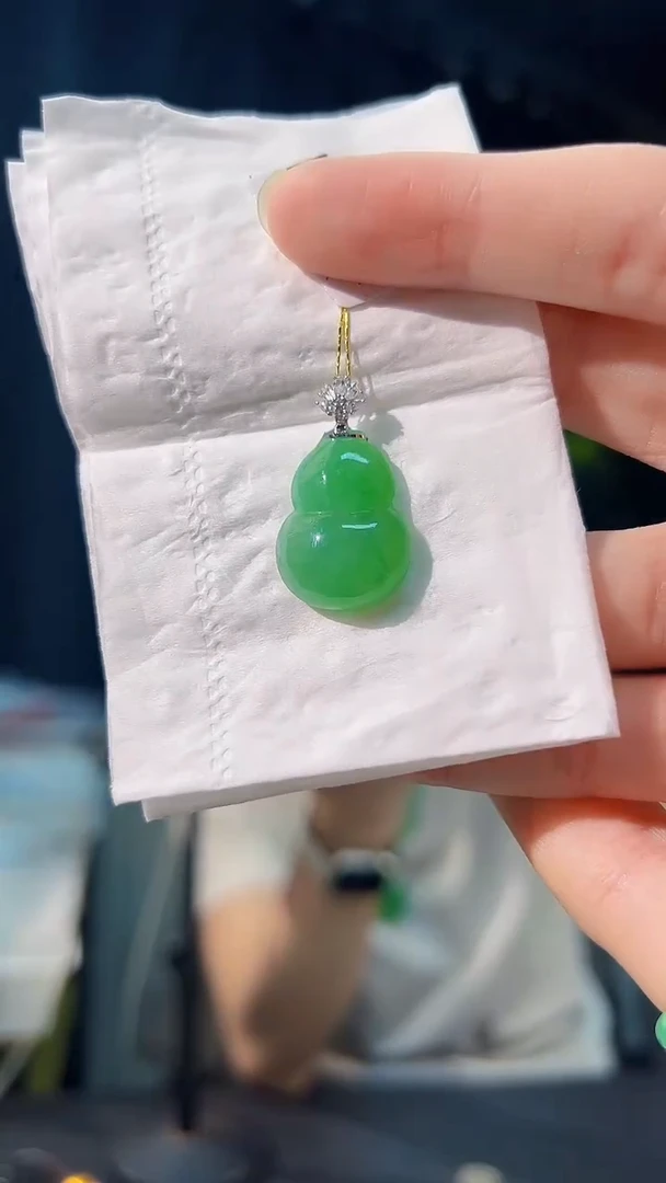 颈饰18K金镶嵌翡翠 缅料A货/支持复检/一件