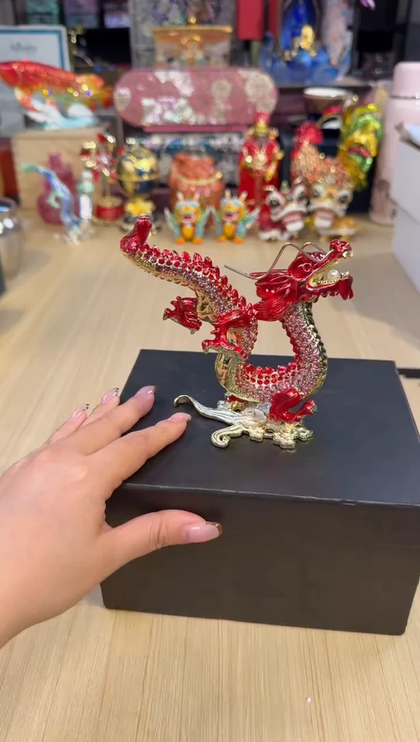 46七宝红色踩云龙
