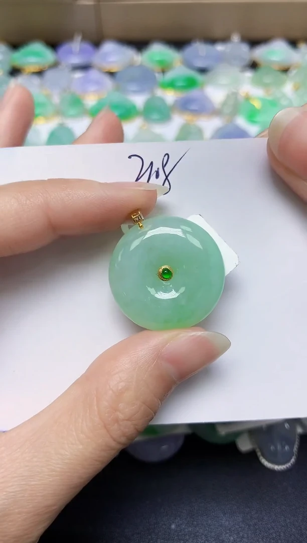 翡翠18K金镶嵌颈饰天然缅甸翡翠A货