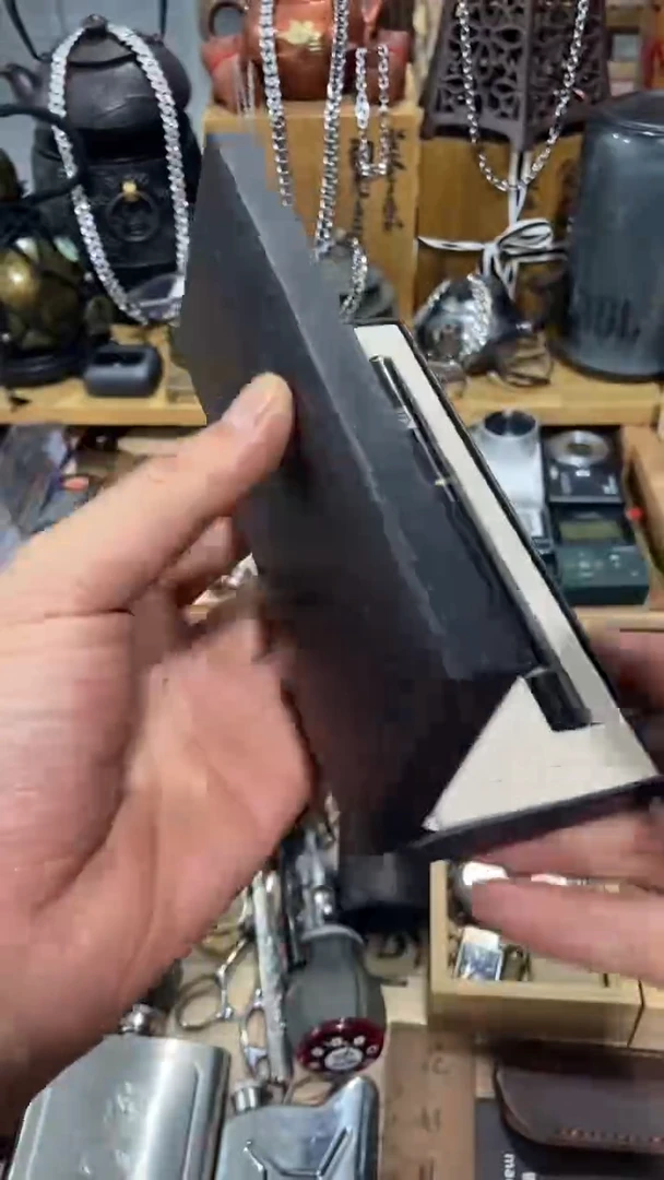 瓷片闪购商品  如图所示