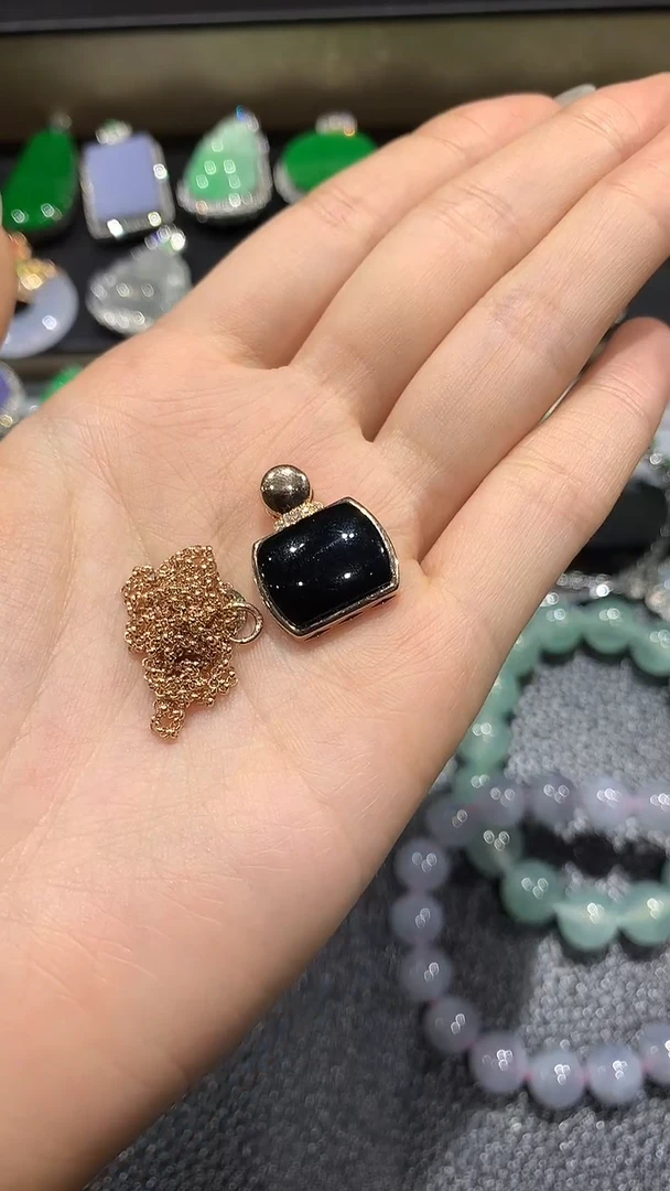 【闪购商品】翡翠吊坠(赠链)18K金镶嵌2团购