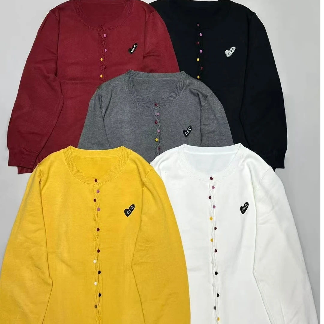 【蜜爷家】撞色包扣爱心刺绣毛衣开衫6119#