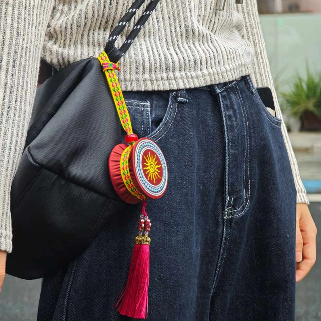 广西非遗壮锦中国结铜鼓香囊车载香薰防蚊驱蚊房间装饰用品葫芦