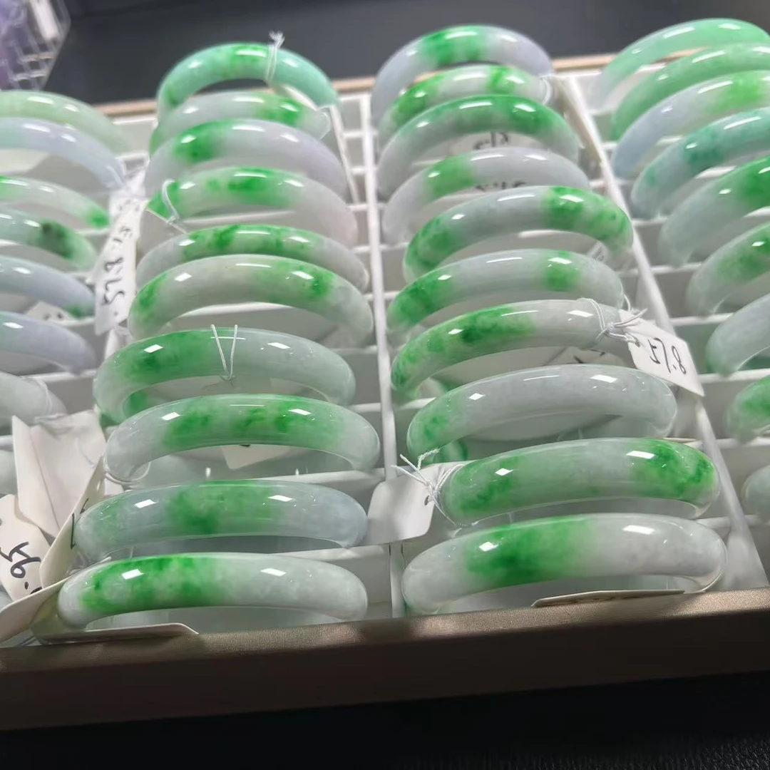 翡翠手镯 多样性发其一