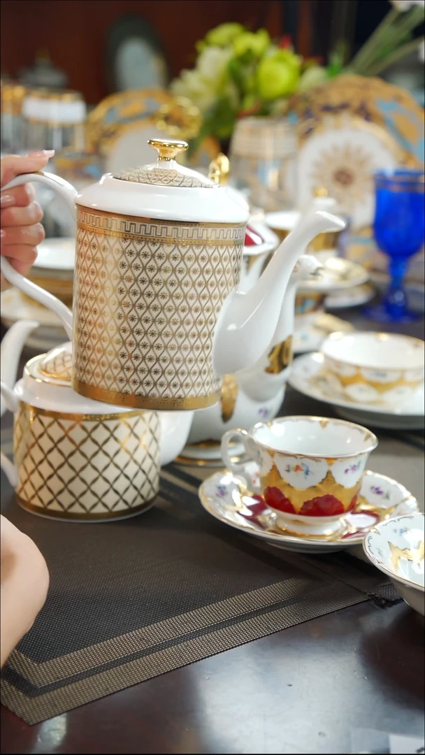 瓷片茶壶 1个