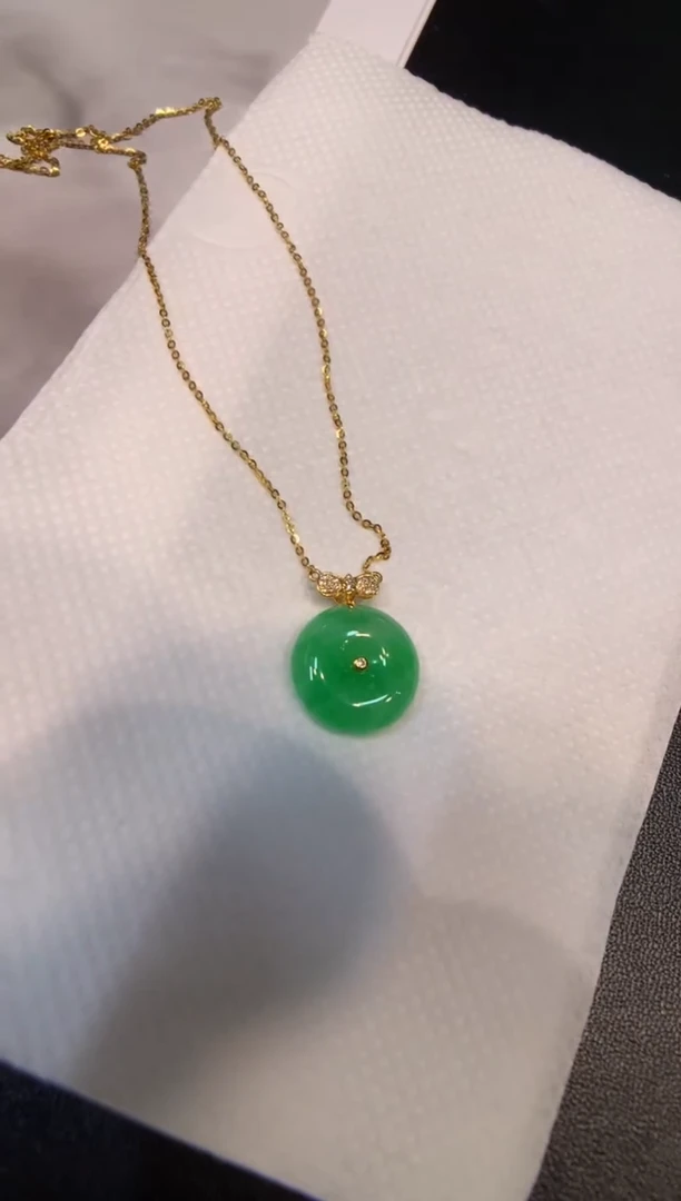 颈饰18K金镶嵌翡翠平安扣套链18K金链