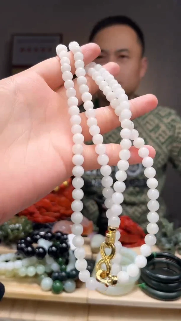 颈饰未镶嵌和田玉项链