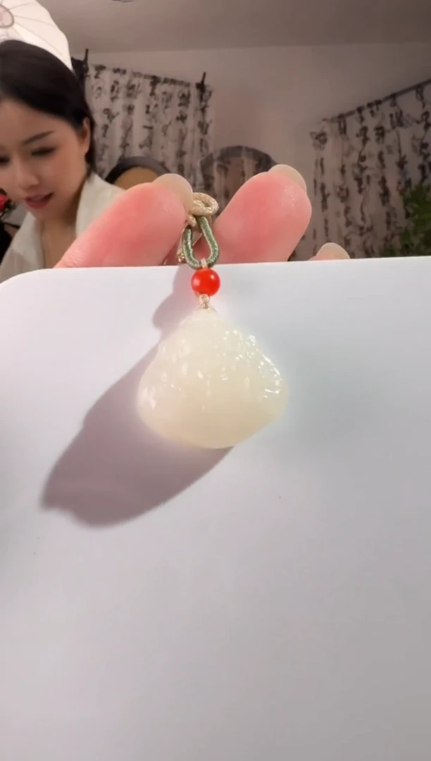 颈饰未镶嵌和田玉藕粉财神