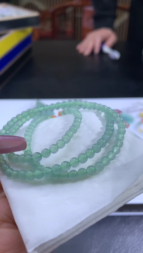 未镶嵌定制翡翠人****挞翡翠