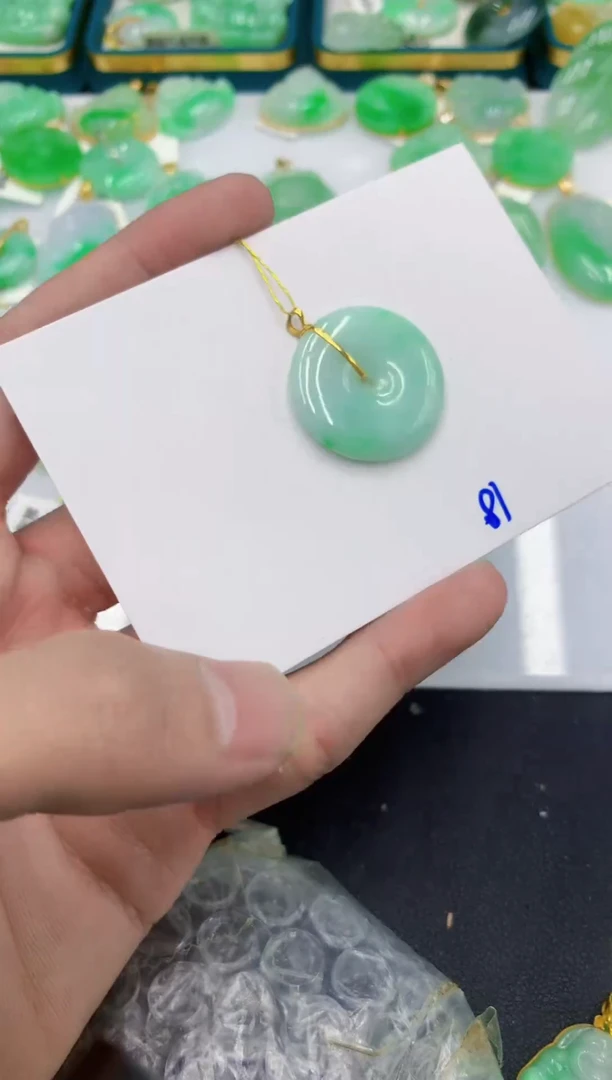 颈饰18K金镶嵌翡翠琴**欢111111