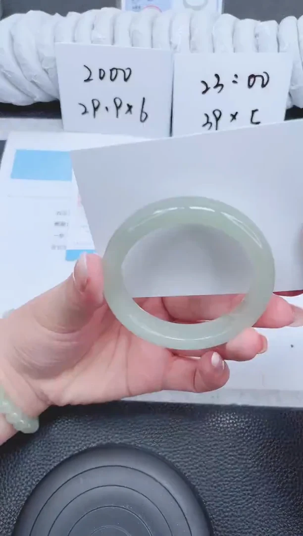 未镶嵌手镯石英质玉89-53.5