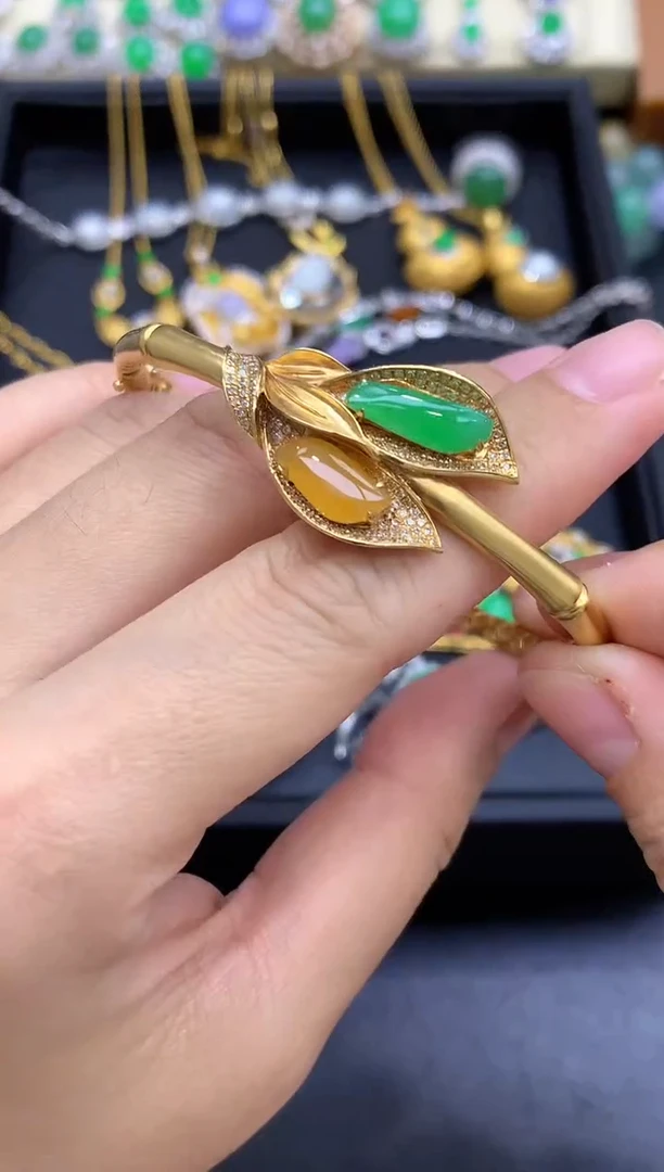 18K金镶嵌手镯翡翠745-中国好珍宝