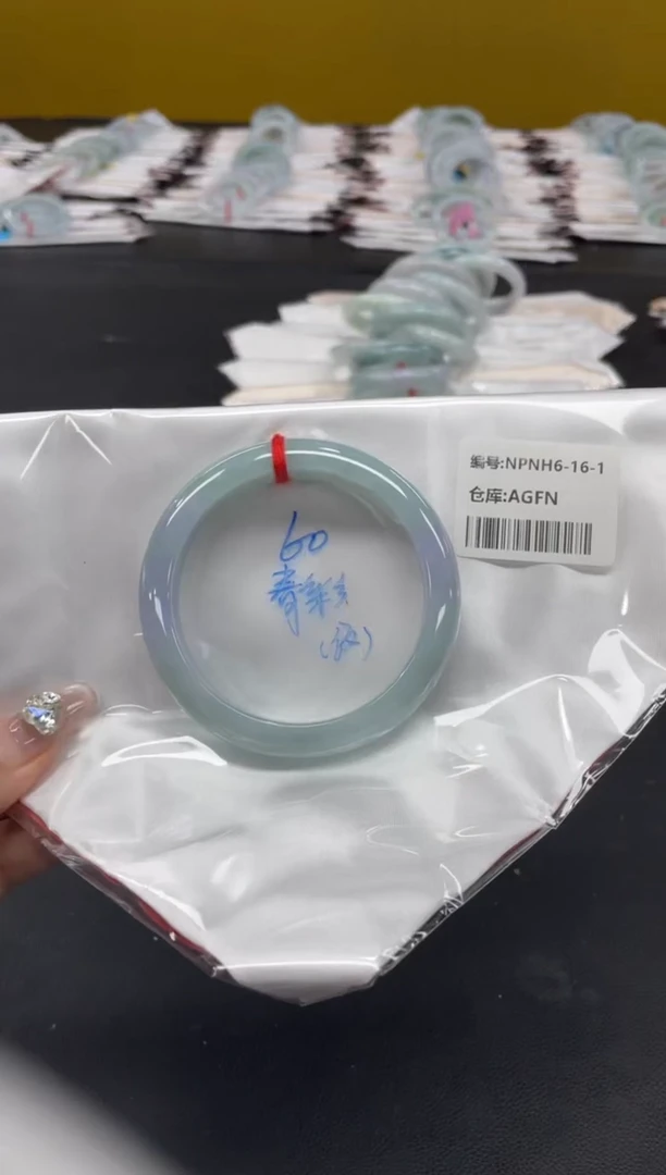 未镶嵌手镯翡翠翡翠手镯