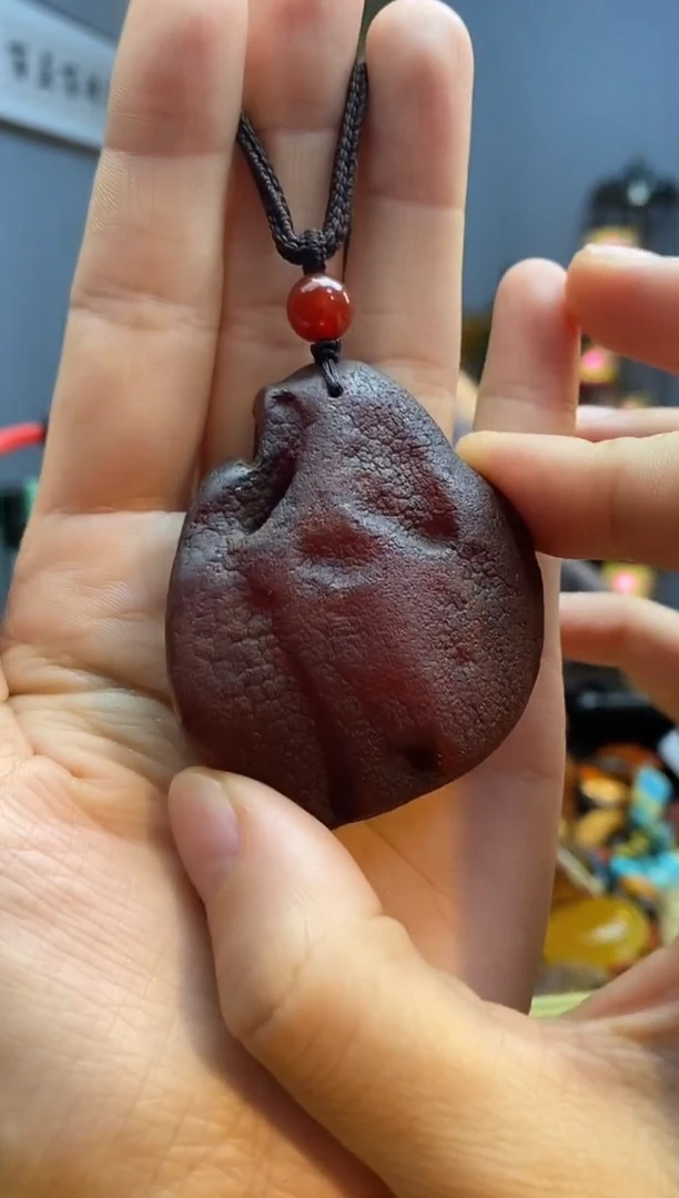 琥珀颈饰未镶嵌吊坠
