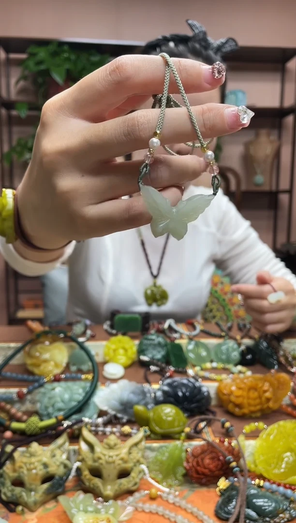 未镶嵌岫玉吊坠·