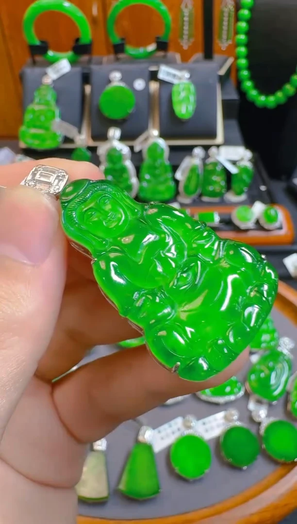 吊坠(赠链)银S925镶嵌翡翠天然A货翡翠