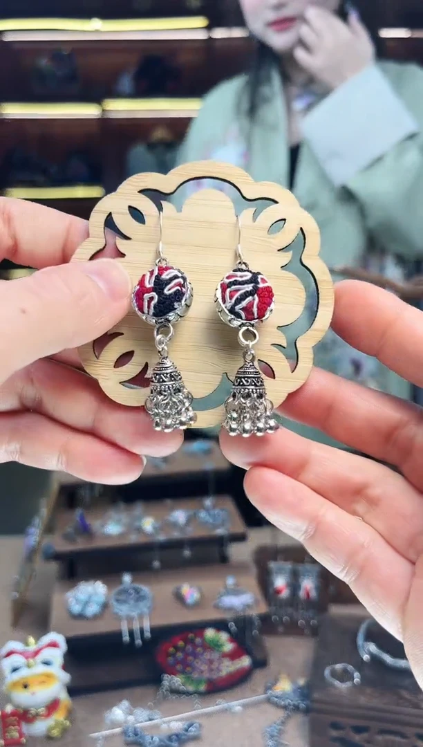 【闪购商品】织绣2000黔东南苗族刺绣