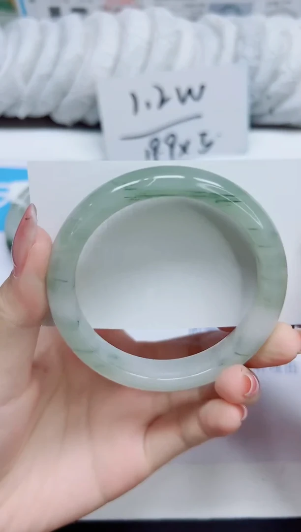 石英质玉手镯未镶嵌111/56