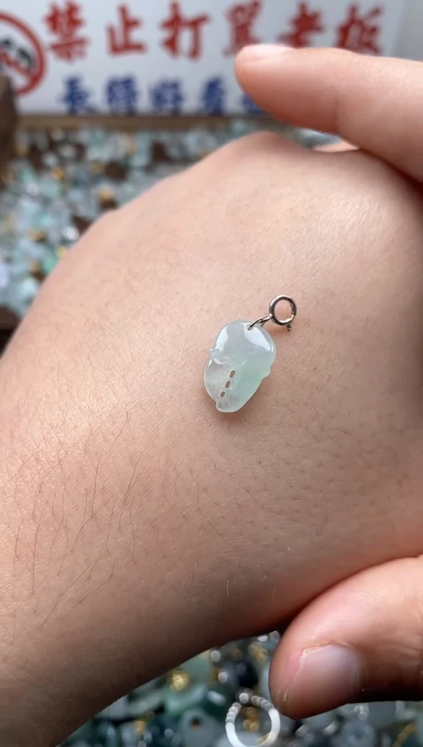 【闪购商品】翡翠颈饰未镶嵌新年快乐！