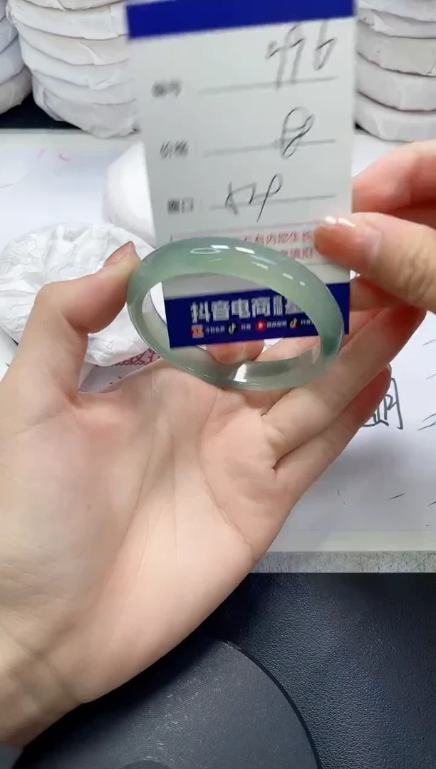 未镶嵌手镯玛瑙/玉髓996