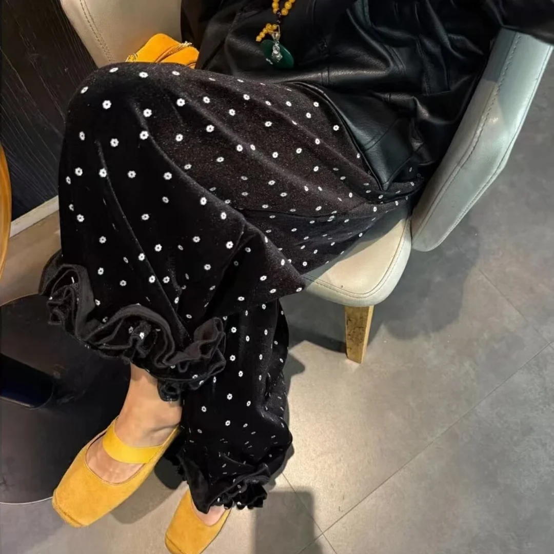 南油高货丝绒小白花朵边直筒九分裤