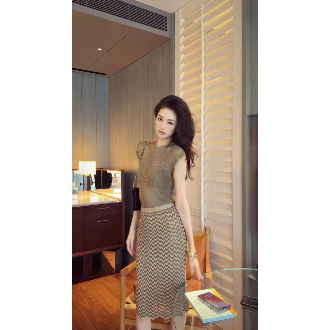 parkyeon复古知性御姐风修身气质上衣绝美条纹包臀半身裙两件套
