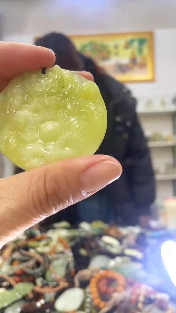 未镶嵌岫玉挂件