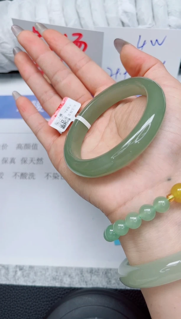 未镶嵌手镯石英质玉154-57