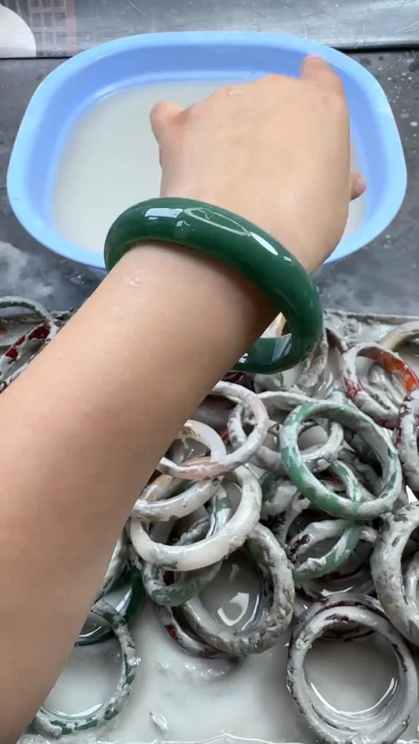 石英质玉手镯未镶嵌29 68