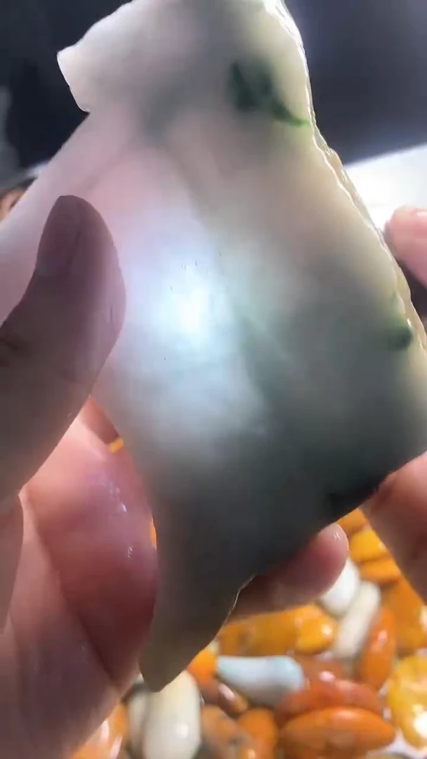 翡翠未镶嵌颈饰天然缅甸A货