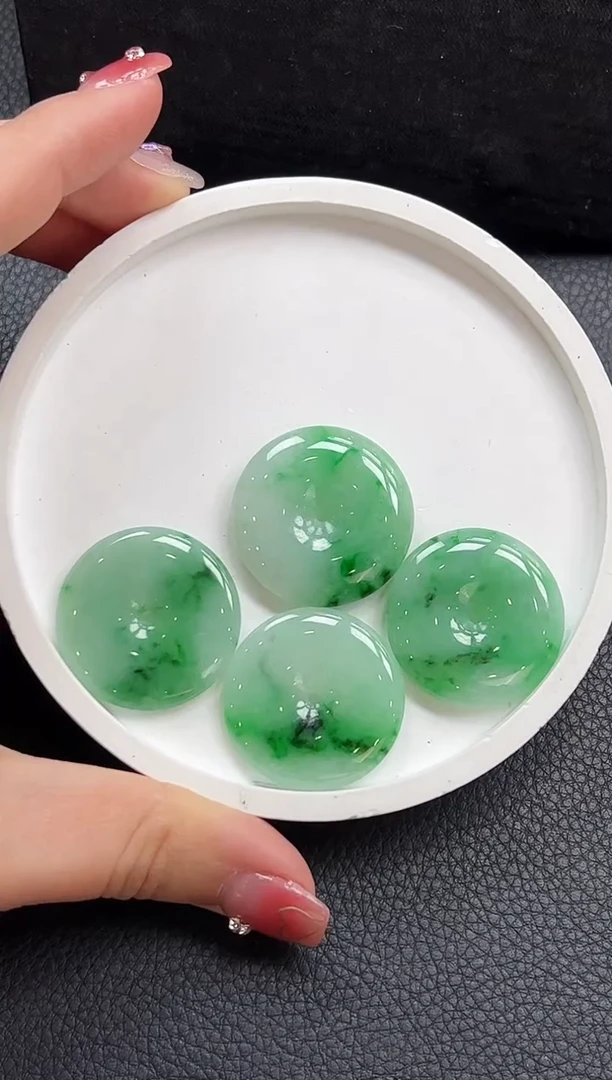 【闪购商品】翡翠颈饰未镶嵌平安扣多样性发1件