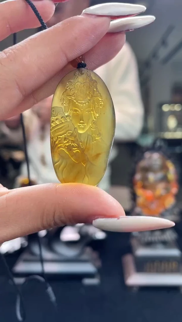 琥珀颈饰未镶嵌缅甸琥珀扎基雕刻件