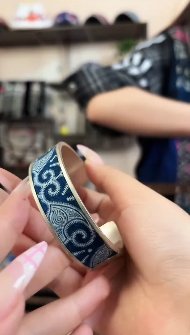 织绣民族风非遗老绣饰品542