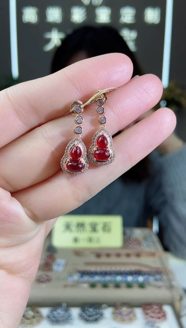 【闪购商品】红宝石耳饰银S925镶嵌耳饰