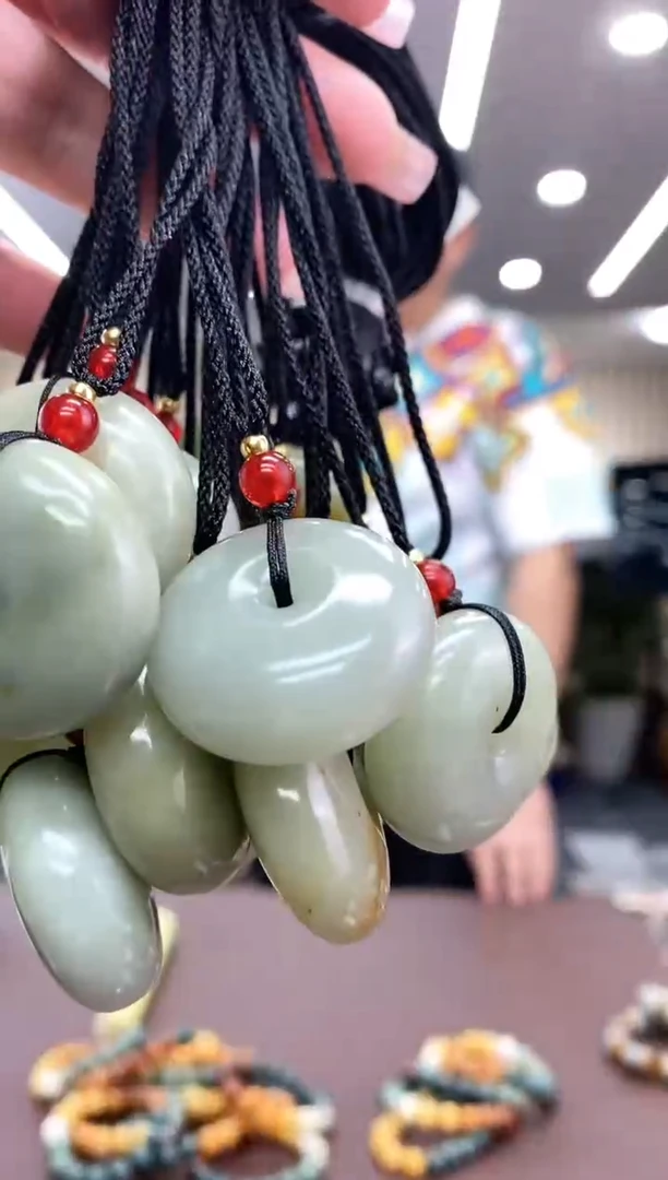 【闪购商品】岫玉面包未镶嵌多样式发货随机发一