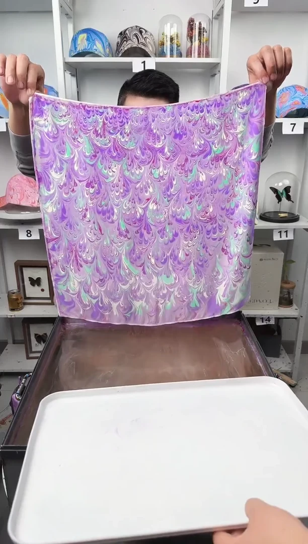 丝绸水拓凤尾纹丝巾